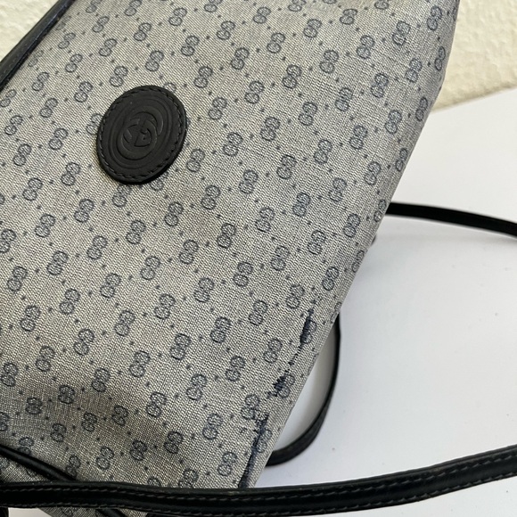 Gucci Black and Gold Interior Bag - Picture 6 of 10